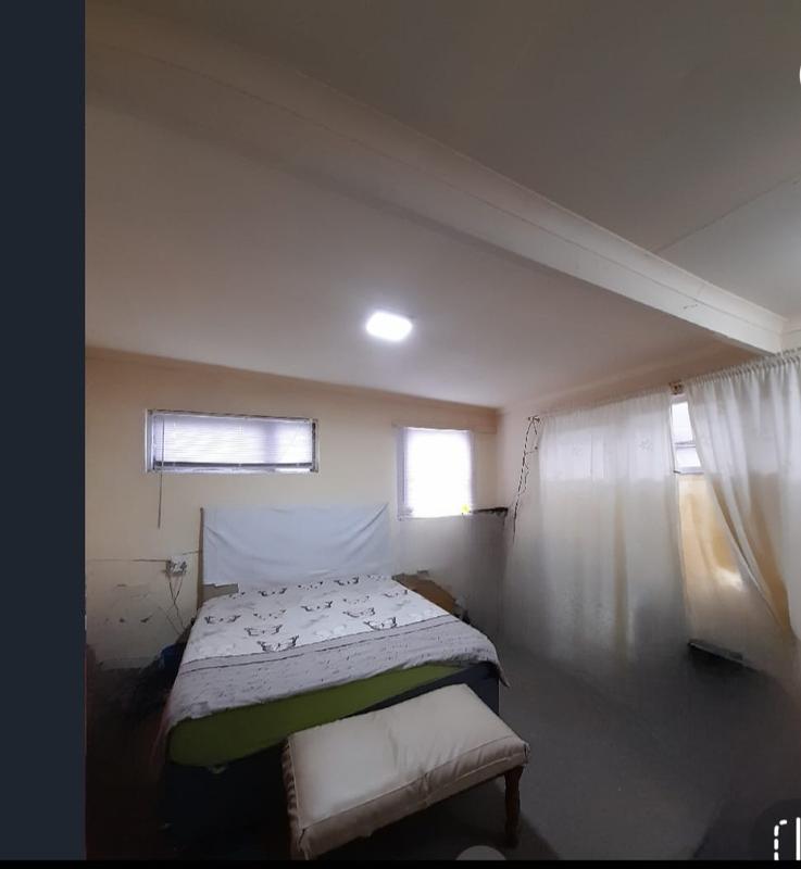 6 Bedroom Property for Sale in Mitchells Plain Central Western Cape